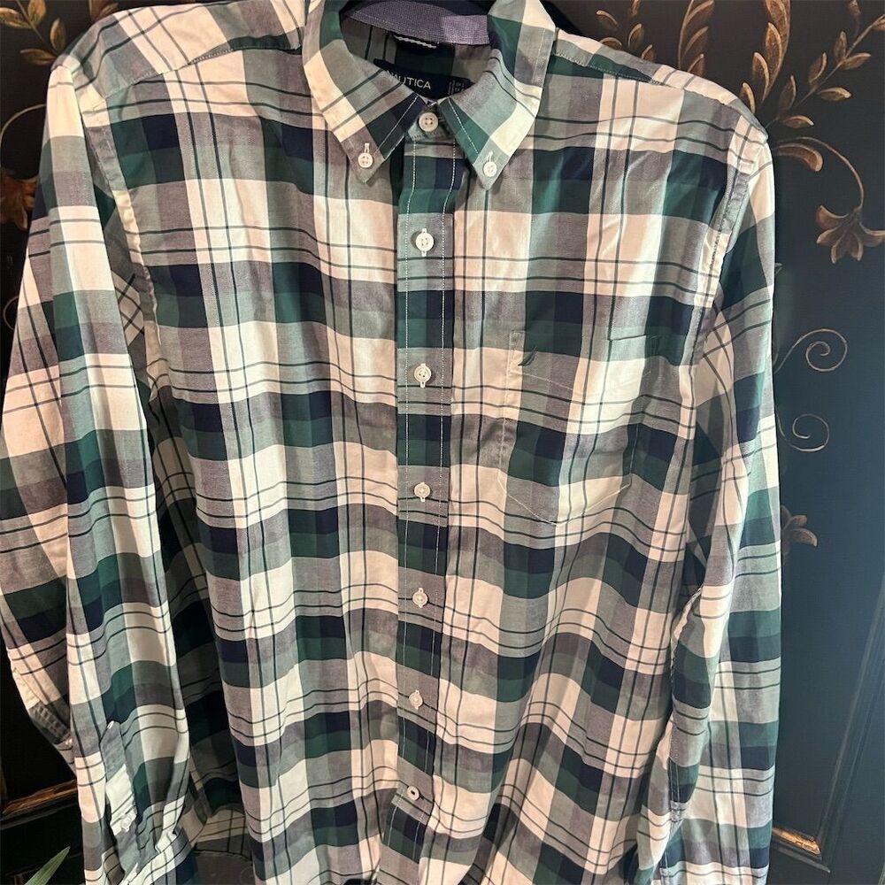 Nautica Men's Plaid Button-Down Shirt Green Long Sleeve Size M